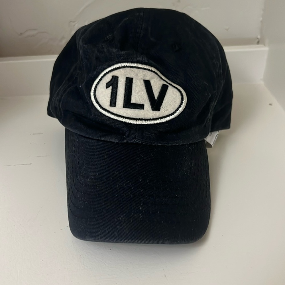 Raising Cane’s RARE 1LV Hat
